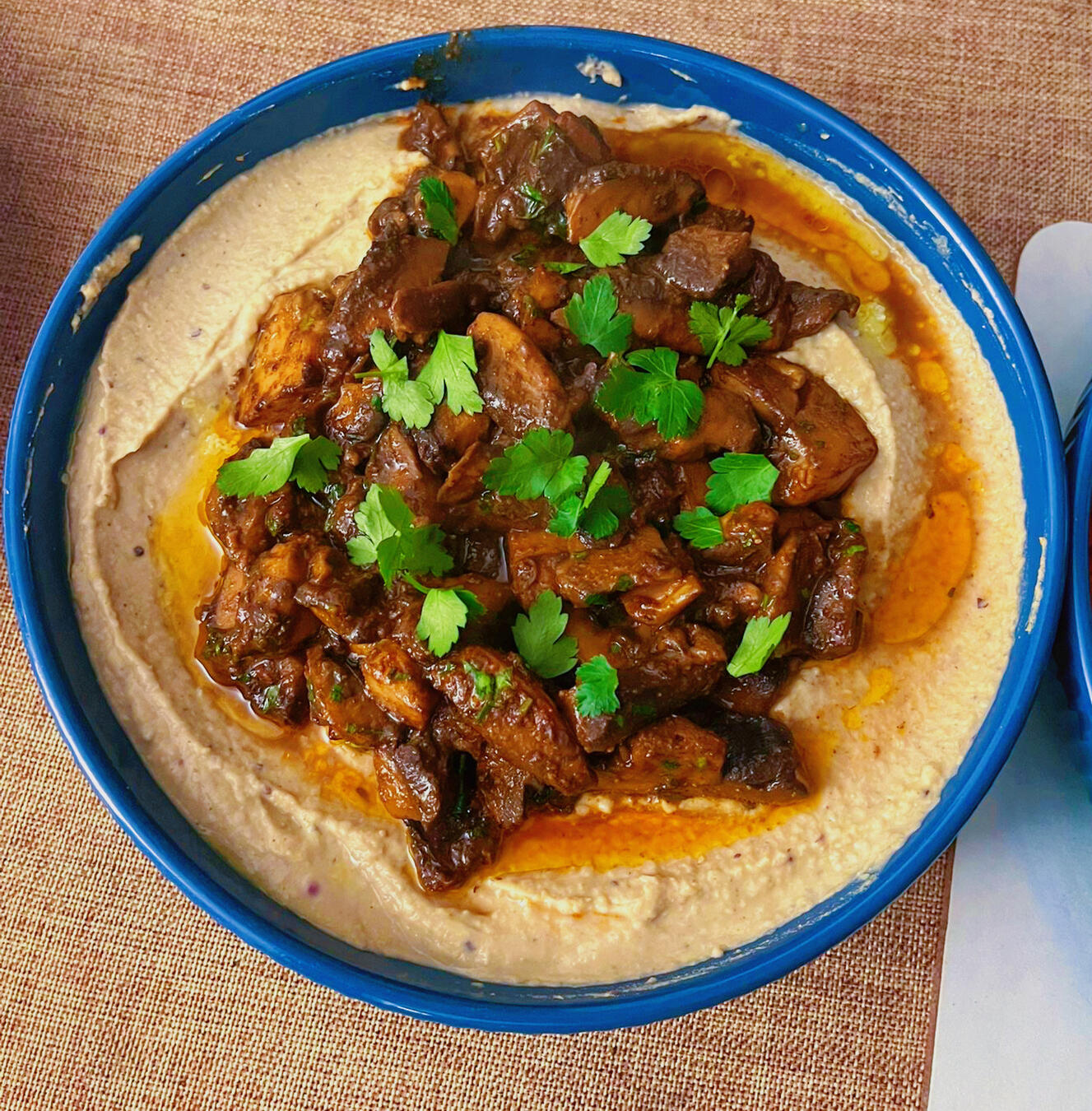 Hummus &amp; shawarma mushrooms